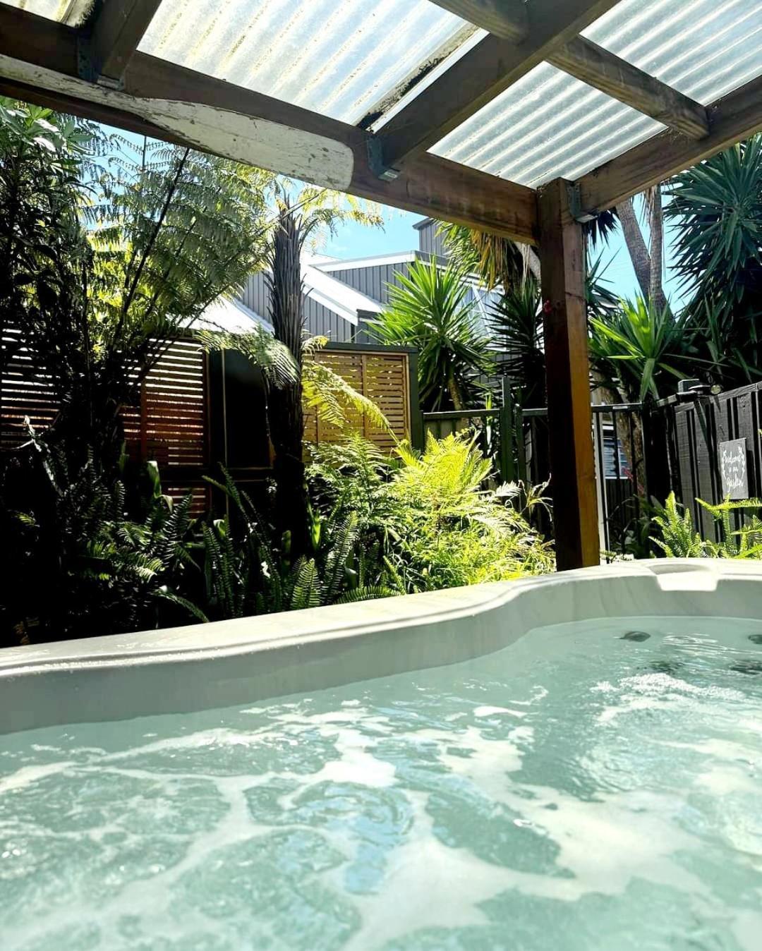 Southpacific Motel Whangamata Eksteriør bilde