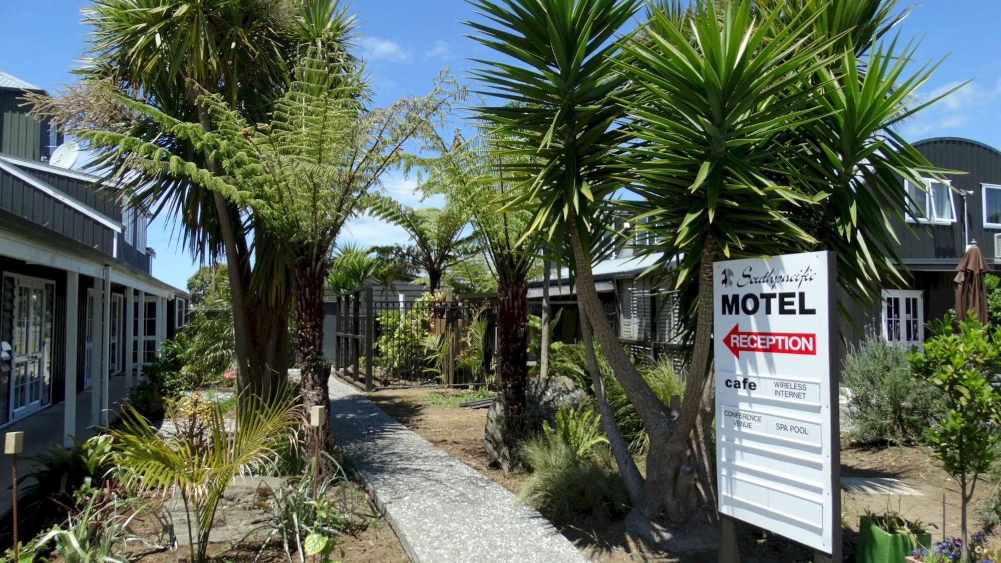 Southpacific Motel Whangamata Eksteriør bilde