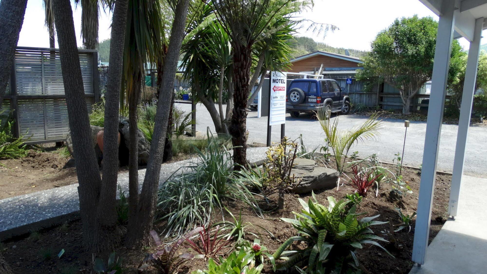 Southpacific Motel Whangamata Eksteriør bilde